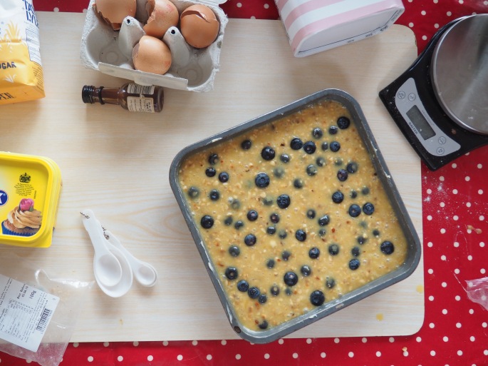 white chocolate and blueberry blondies, ingredients, baking