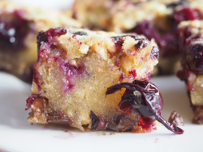 white chocolate and blueberry blondies, baking