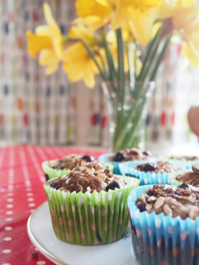 easter cakes, easter baking, daffodils